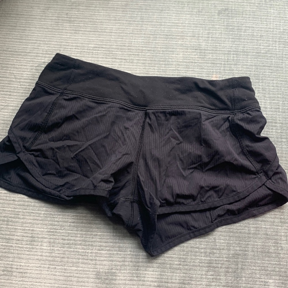 BLACK IVIVVA SHORTS